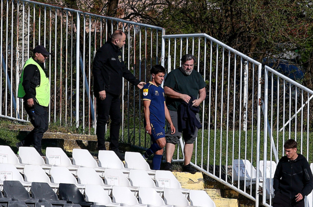 Fudbaler Radnika preskočio ogradu i uleteo u tuču na Banovom brdu