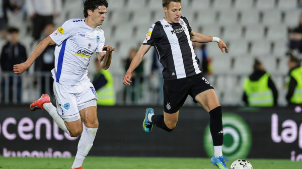 Partizan zatvara sve prilaze golu