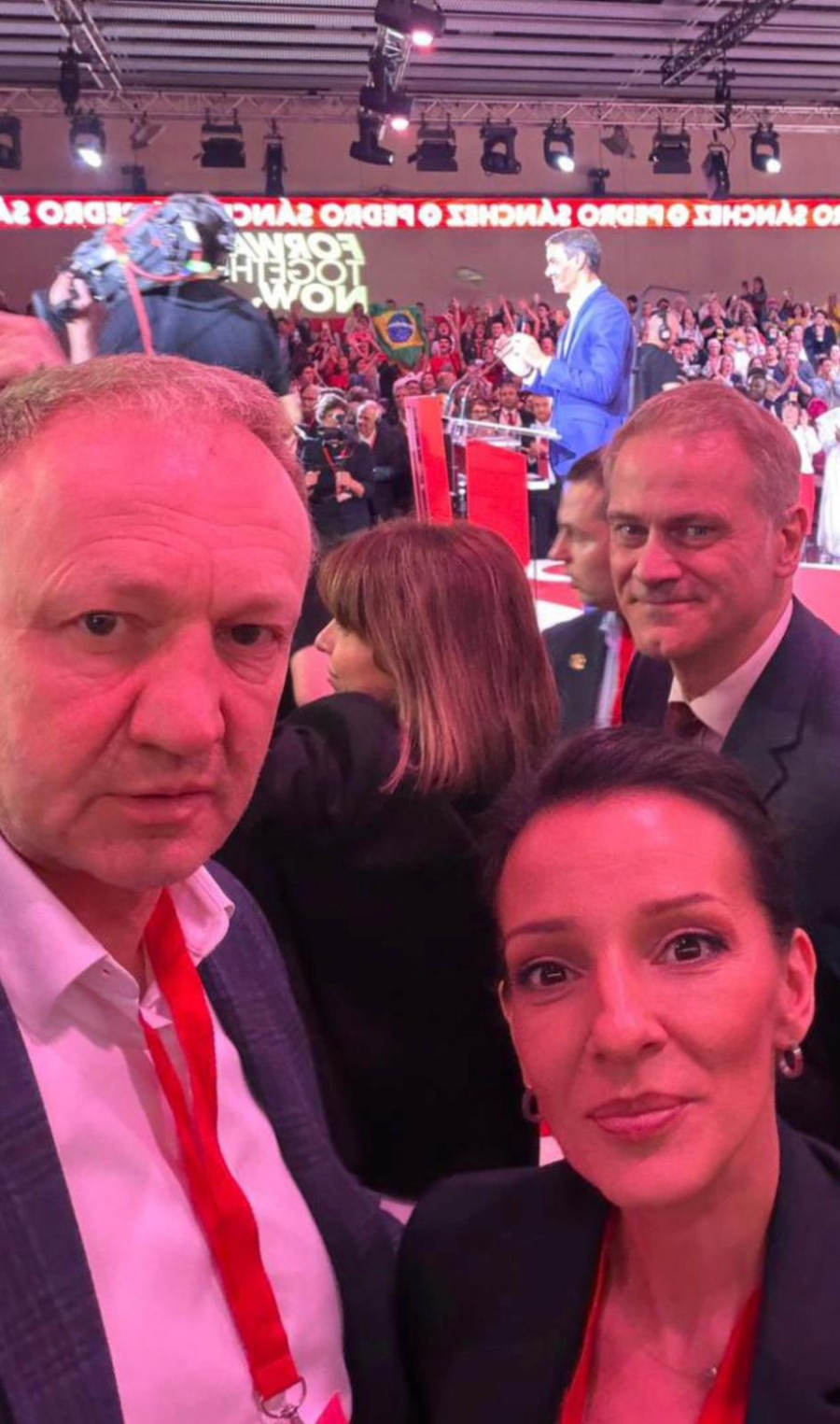 Kurti predvodio blokadersku ekipu u Barseloni; Ovo su globalne progresivne snage koje bi da vode Srbiju FOTO