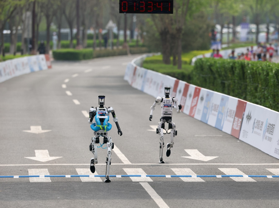 Robot trkač brži od pobednika Pekinškog maratona FOTO