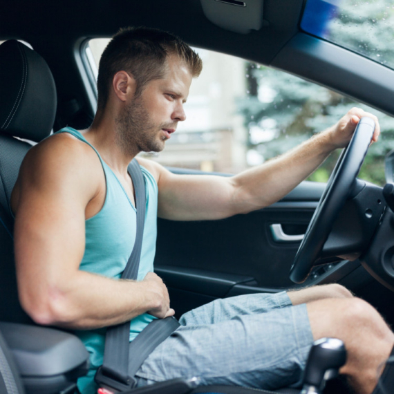 Kinezi patentirali WC u automobilu: Izvlači se po potrebi i nestaje posle upotrebe FOTO