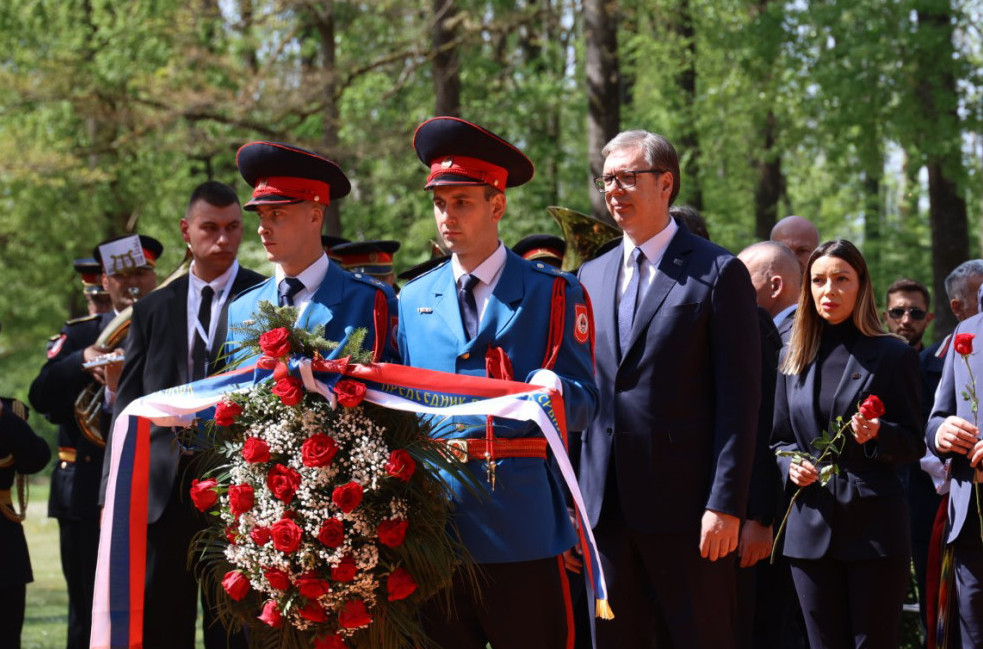 Srbija odaje počast žrtvama Jasenovca; Vučić položio venac na grobnom polju Topole FOTO/VIDEO