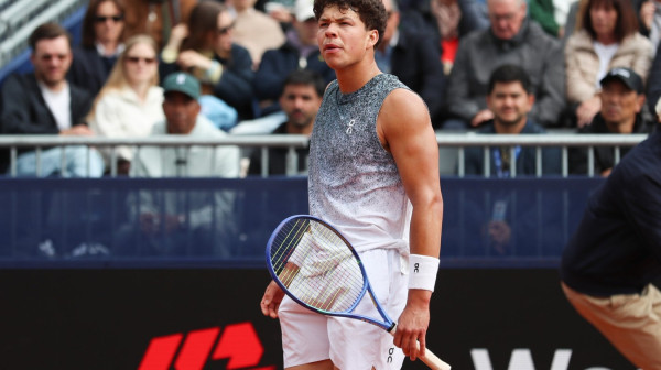 Prvi trofej na šljaci za Šeltona