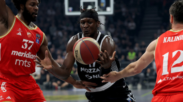 Zvezda bolje počela – Partizan gubi