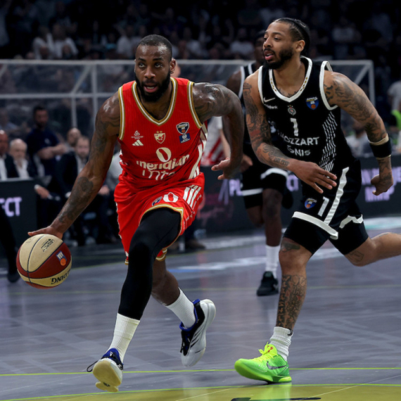 Zvezda se vraća! Kalates "zapalio" Arenu – Partizan i dalje vodi