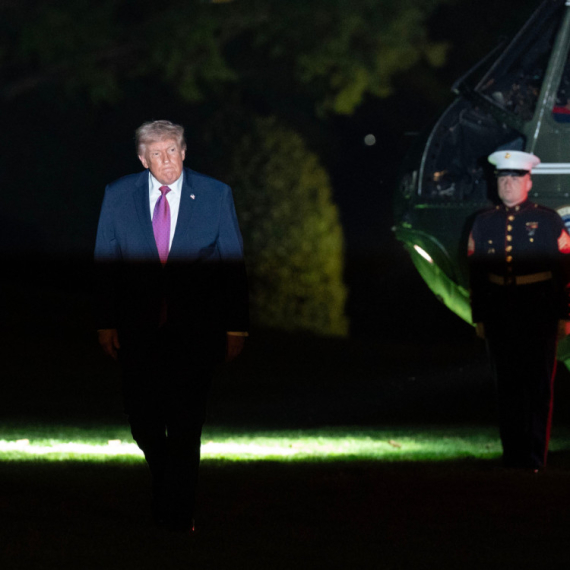 Poslednje upozorenje – "razneću ih ako ne potpišu"