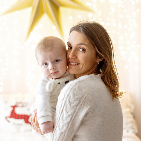 Deca koju rode mame starije od 40 godina imaju ove tri specifične prednosti u životu