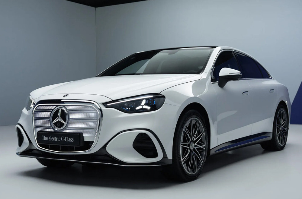 Mercedes predstavio električnu C-klasu: Stiže rival BMW-a i3 sa velikim dometom FOTO
