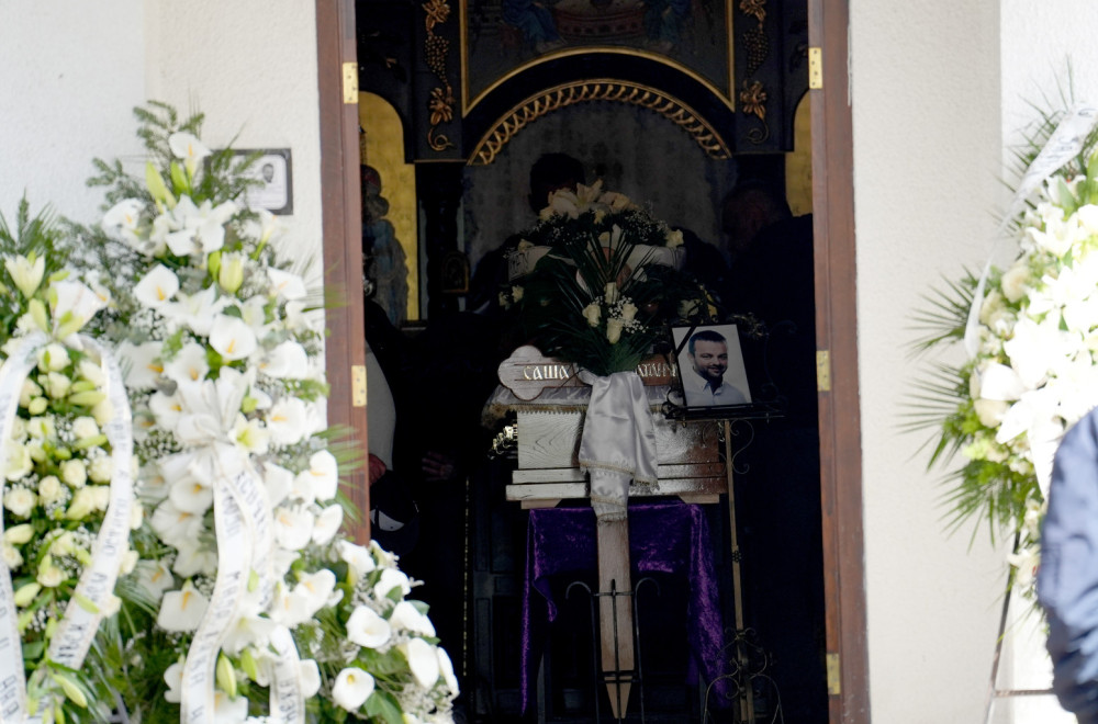 Sahranjen pevač Saša Katančić: Porodica i kolege neutešni