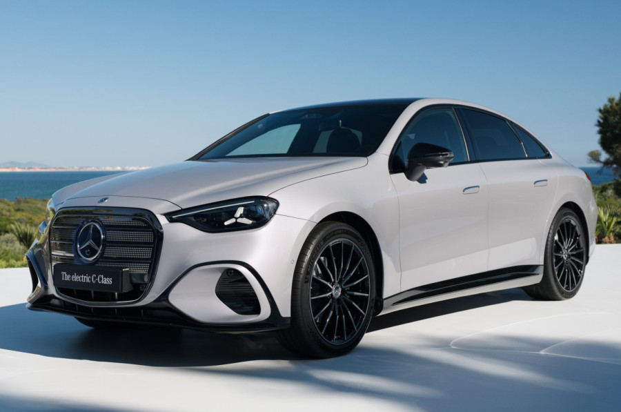 Benzinci i dizelaši gube trku: Evo šta danas kupuju vozači u Evropi