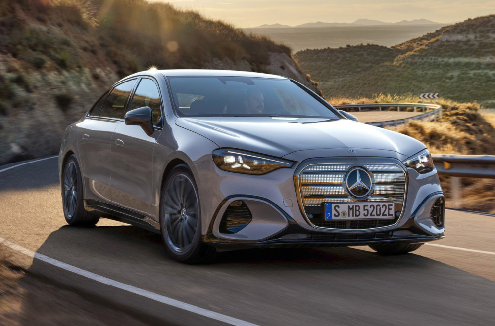 Mercedes predstavio električnu C-klasu: Stiže rival BMW-a i3 sa velikim dometom FOTO