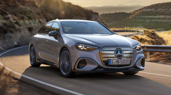 Mercedes predstavio električnu C-klasu: Stiže rival BMW-a i3 sa velikim dometom FOTO