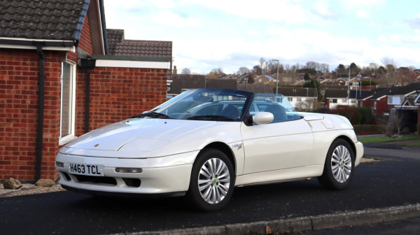 Legendarni Lotus F1 asa prodaje se "za siću" FOTO