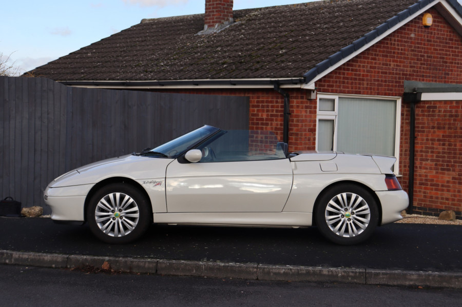 Legendarni Lotus F1 asa prodaje se za siću FOTO