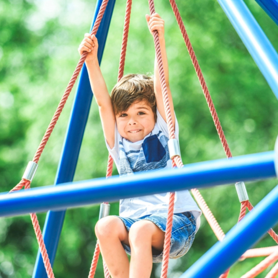 Šest jasnih znakova da vaše dete svima udovoljava i da mu treba pomoć