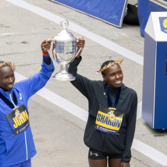 Kenijci vladaju Bostonom – pao rekord legendarnog maratona VIDEO
