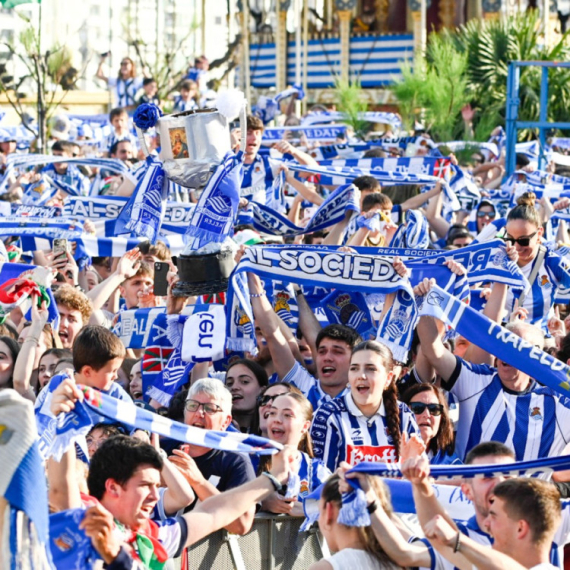 Huligani Real Sosijedada pokušali da izguraju sa puta kombi sa grbom Atletika VIDEO