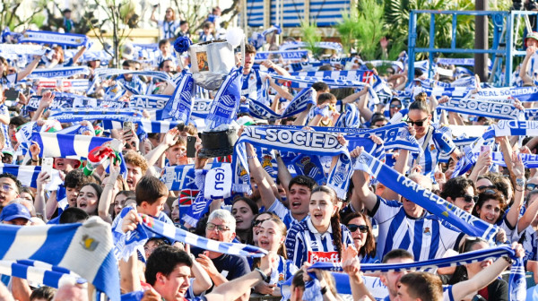 Huligani Real Sosijedada pokušali da izguraju sa puta kombi sa grbom Atletika VIDEO