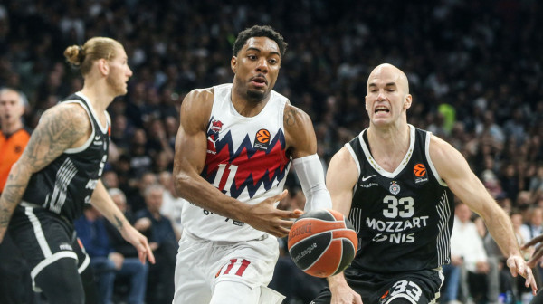 Ništa od Zvezde – Amerikanac ide u Istanbul