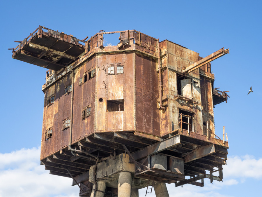 Napuštena ratna utvrđenja izgledaju kao iz naučnofantastičnih filmova: Divovi od betona nasred vode FOTO