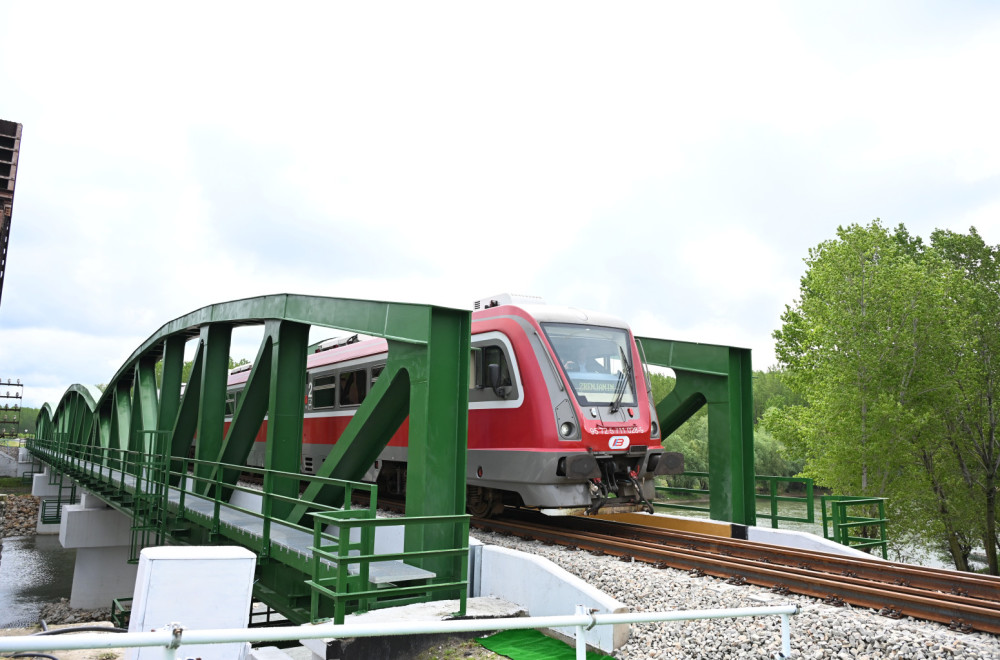 Vozovi ponovo idu između Zrenjanina i Ovče: Uspostavljen saobraćaj preko mosta na Tamišu