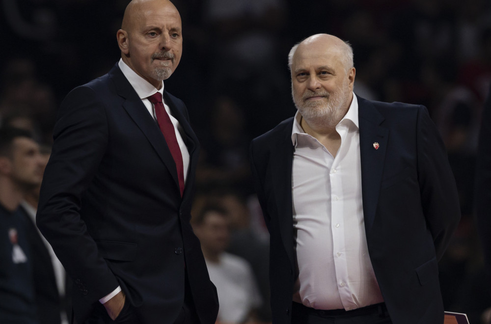 Baš pred Barsu: Zvezda otpustila iskusnog trenera posle poraza od Partizana!
