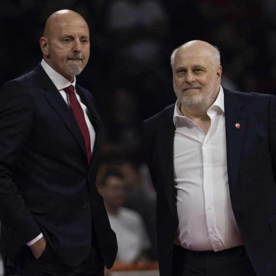 Baš pred Barsu: Zvezda otpustila iskusnog trenera posle poraza od Partizana!