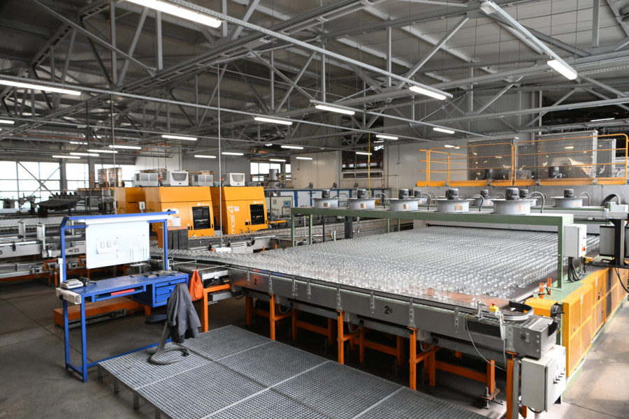 Vučić na otvaranju novog pogona kompanije Vaider: Sa partnerima podižemo iz pepela fabriku VIDEO