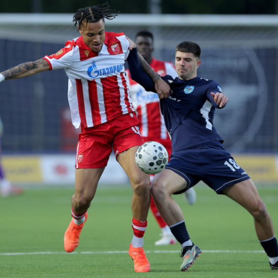 Zvezda povela, pa primila gol u meču za titulu