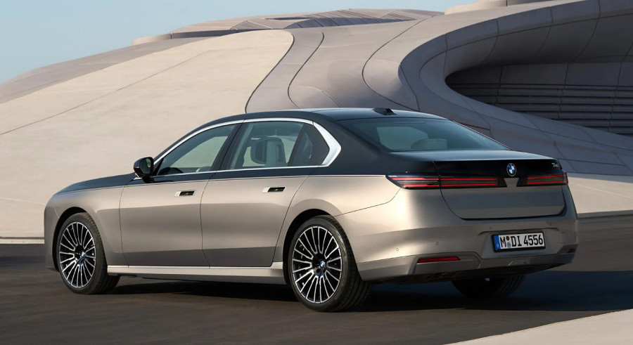 BMW menja pravila: Nova Serija 7 pokazuje kako će izgledati svi budući modeli FOTO