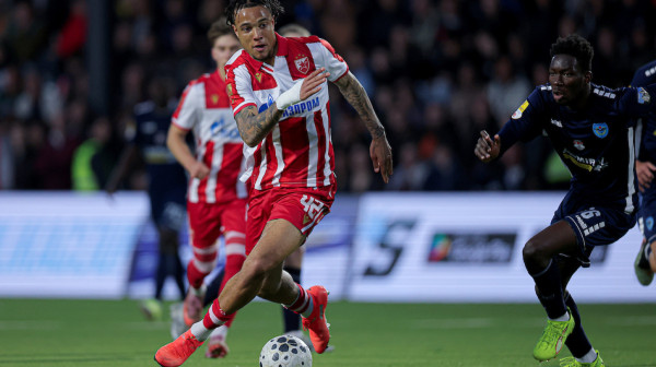 Zvezda gubi – trostruka izmena Stankovića u poluvremenu