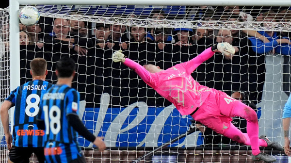 Golman Lacija čudo neviđeno – skinuo četiri šuta u penal seriji za finale Kupa!