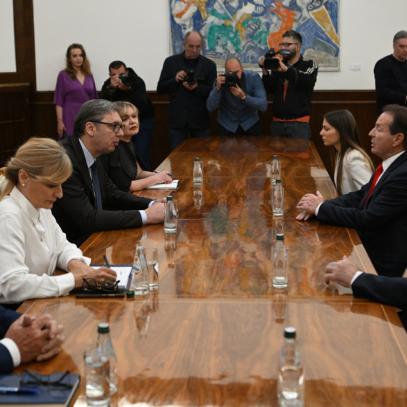 Vučić nastavio konsultacije sa predstavnicima stranaka; Sastao se s predstavnicima Pokreta snaga Srbije