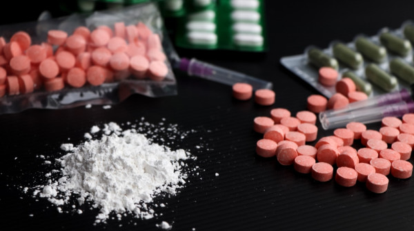 Policija uhapsila Čačanina, kod njega pronađeni amfetamin, marihuana,ekstazi...