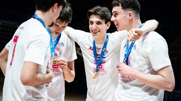 Mega prvo osramotila Partizan sa 44, pa Zvezdu sa 42 razlike u finalu i osvojila ABA ligu!