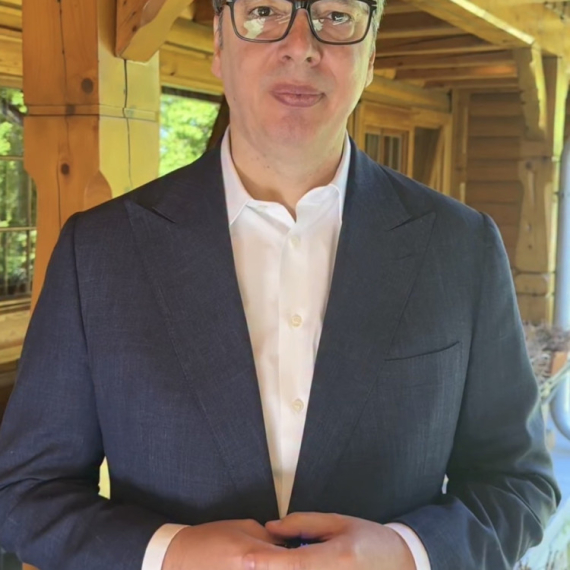 Vučić saopštio lepe vesti: Podeljeno 6.645 kredita za mlade VIDEO
