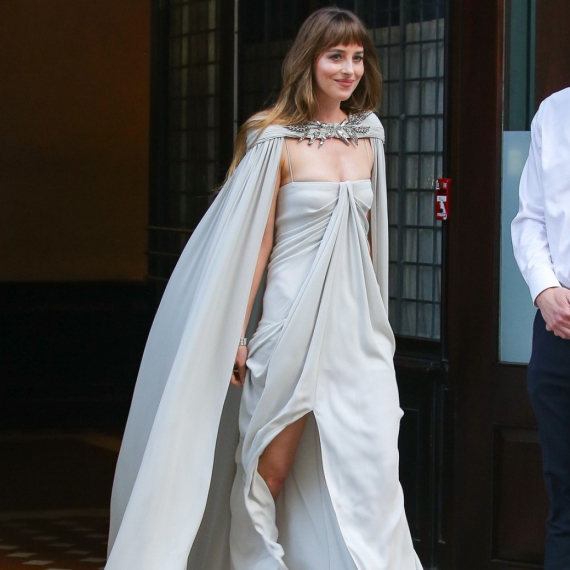 Prava lepotica: I Kejt Midlton bi joj pozavidela na ovom stajlingu FOTO