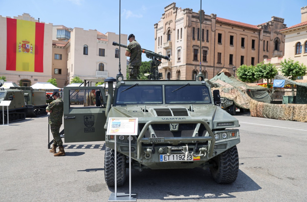 Propala vojna vežba; Oklopno vozilo palo s 300 metara visine FOTO/VIDEO