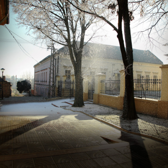 Novi detalji: Maloletnica izbola mladića u Šidu, pa sve snimila – on tvrdi da se borio za život