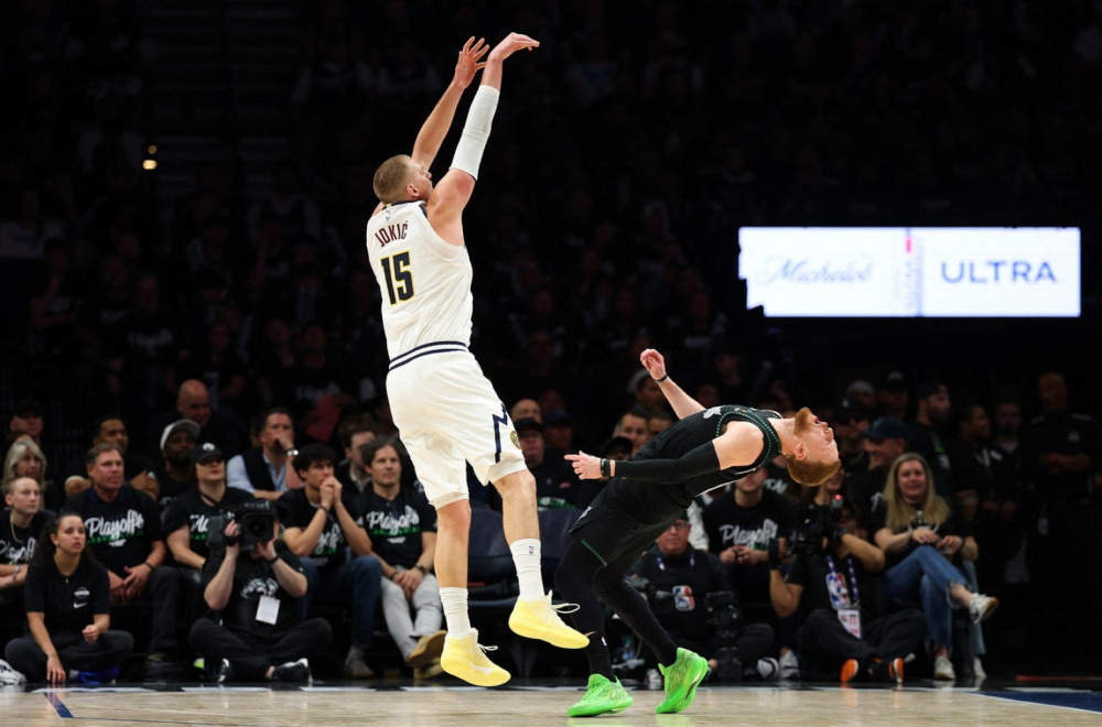 Jokić nemoćan – katastrofa Denvera VIDEO