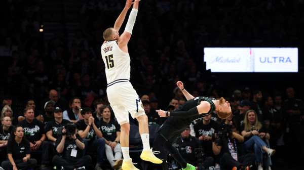 Jokić nemoćan – katastrofa Denvera VIDEO