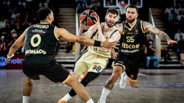 Poluvreme: Dominacija Monaka – Barsi preti debakl