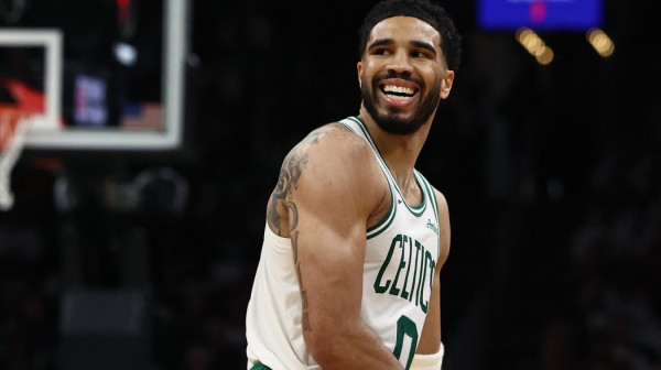 Tejtum se javio kada je bilo bitno – Boston vratio brejk VIDEO