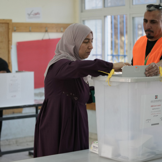 Istorijski dan za Palestinu; Izlaze na biralište posle 20 godina FOTO