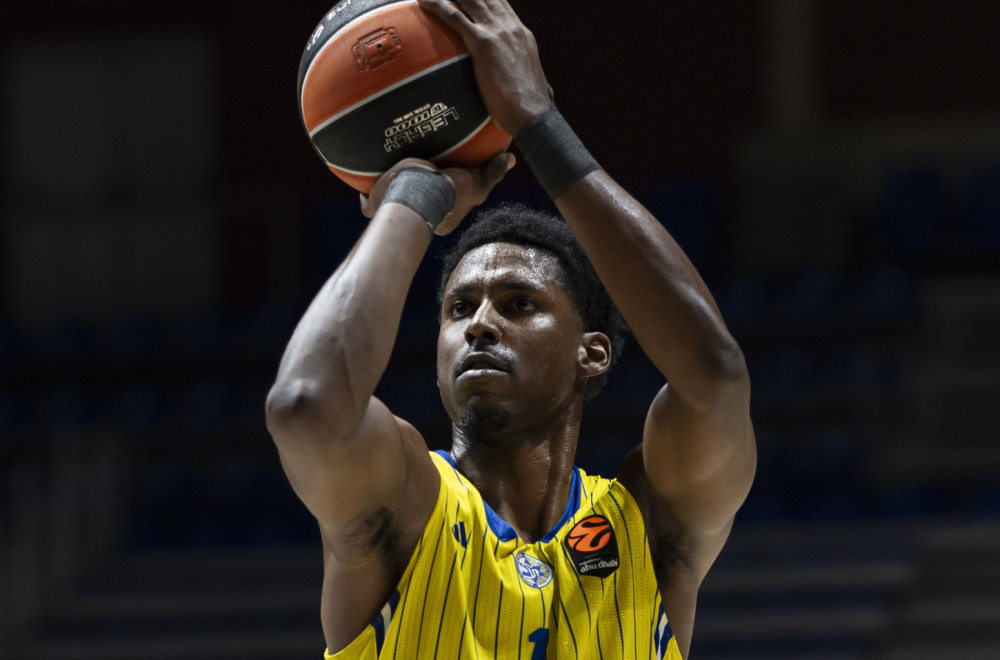 Makabi blindirao centra i ugasio Partizanove nade