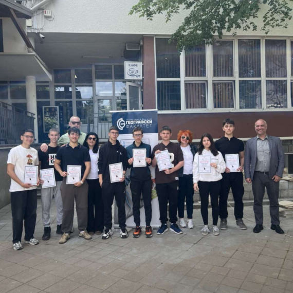 Veliki uspeh niških gimnazijalaca na Nacionalnoj geografskoj olimpijadi FOTO