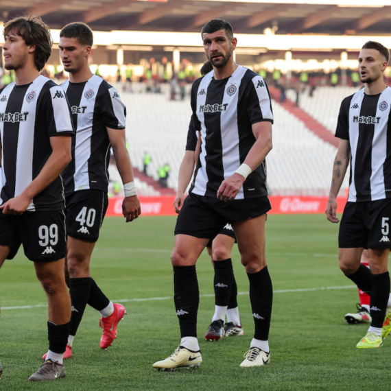 Ko li je i da li je neko zaslužio prelaznu ocenu ANKETA