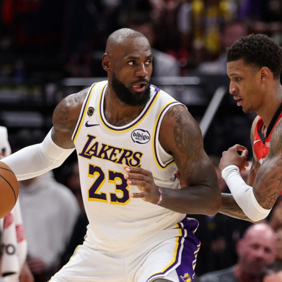 Hjuston pobegao od metle – Lebron nije ličio na sebe VIDEO