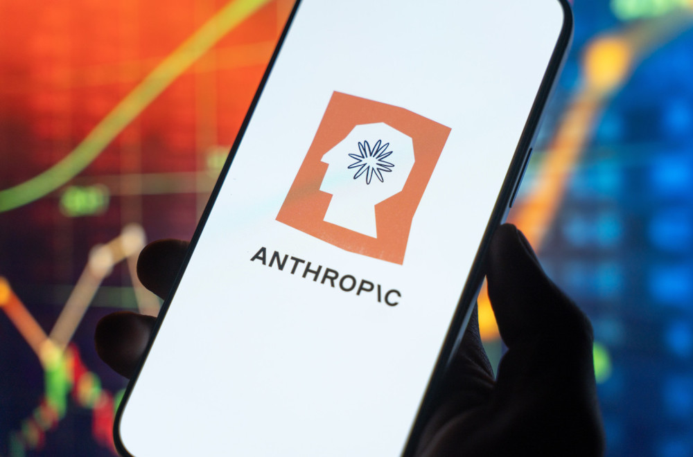 Rat giganata u senci AI: Zašto Google i Amazon pumpaju milijarde u Claude?