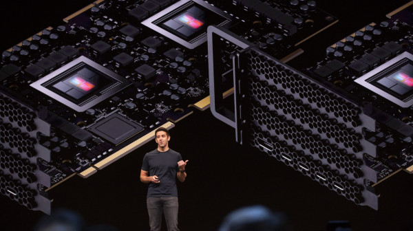 Tim Kuk napušta Apple, a naslednik je već spremio 10 "bombi"